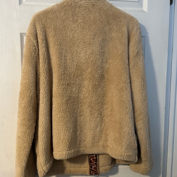 Fuzzy jacket - Picture 2 of 3